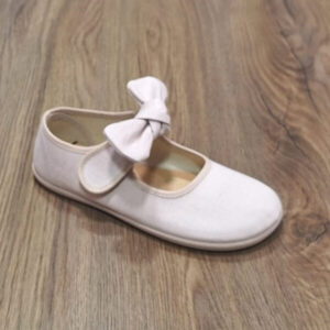 Mercedita barefoot lazo